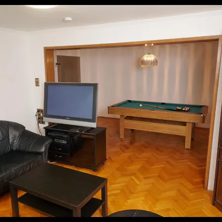 Schoene Mit Billard בית נופש