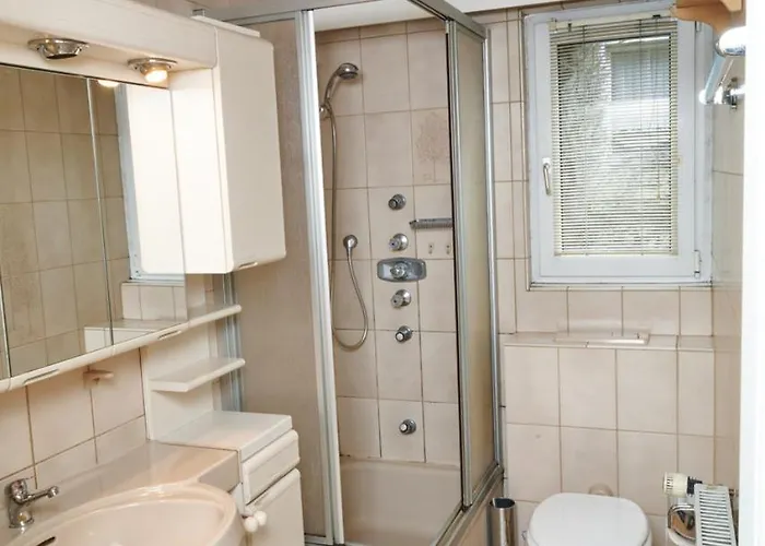 Vakantiehuis Schoene Mit Billard *